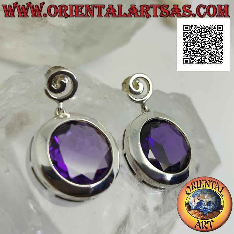 Silberne Lappenohrringe mit großem rund facettiertem synthetischem Amethyst mit glatter Drahtkante