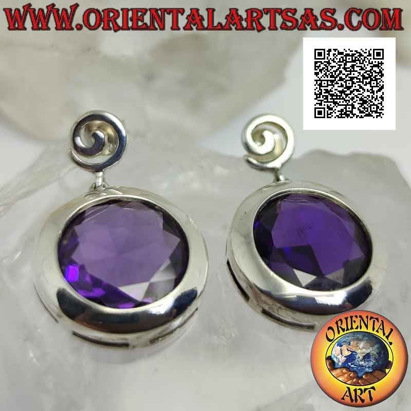 Boucles d'oreilles à lobes en argent avec grosse améthyste synthétique à facettes rondes avec fil à bord lisse