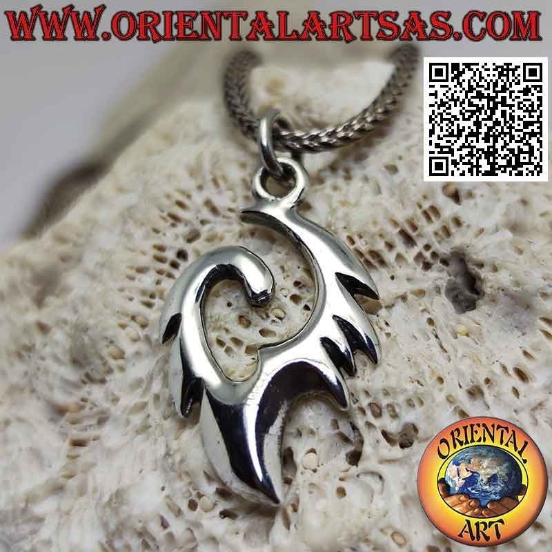 Ciondolo in argento a forma di amo da pesca in stila Maori - tribale