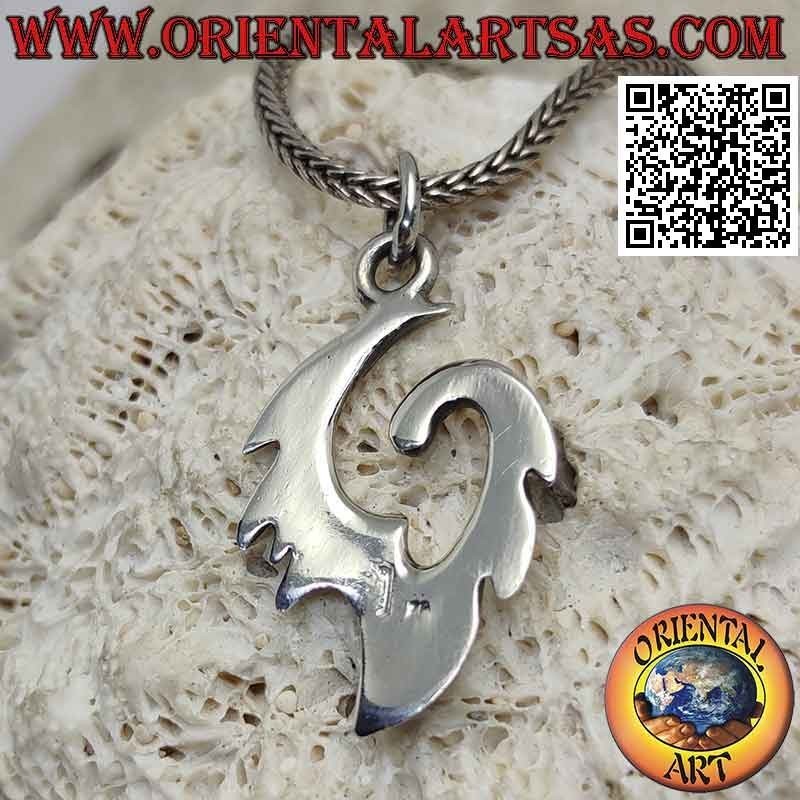 Ciondolo in argento a forma di amo da pesca in stila Maori - tribale
