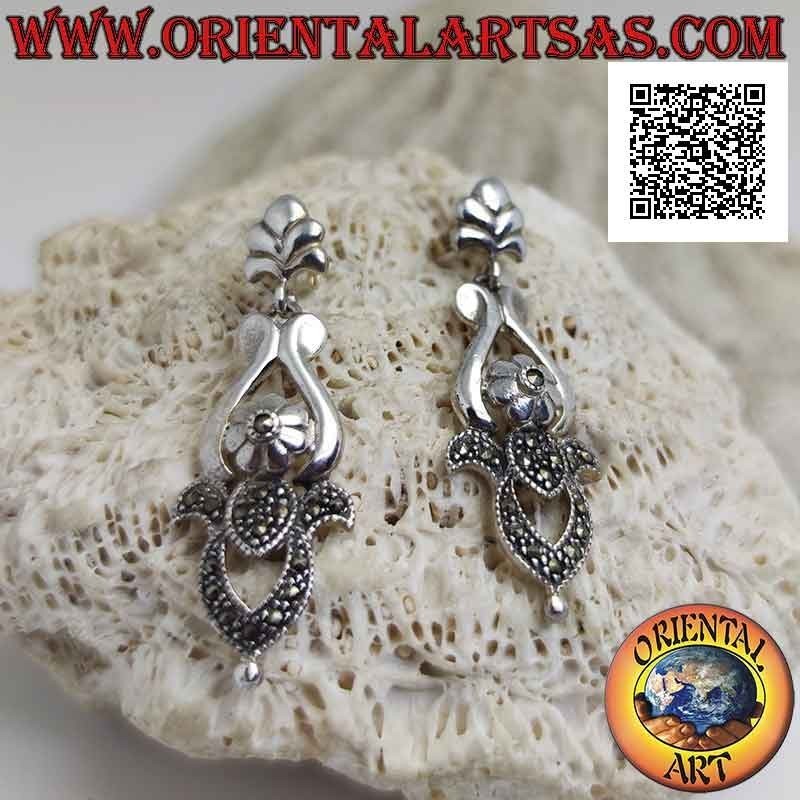 Pendientes de plata, placa barroca perforada mitad lisa y mitad tachonada de marcasita