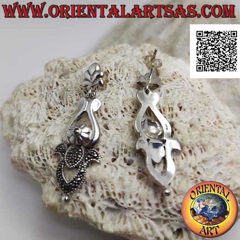 Pendientes de plata, placa barroca perforada mitad lisa y mitad tachonada de marcasita