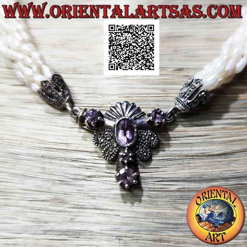Collana in argento 925 ‰ a 5 fili di perle di fiume e chiusura tempestata di marcassite e ametista