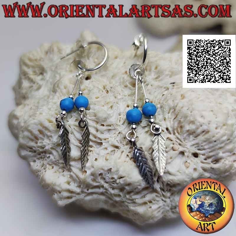 Boucles d'oreilles cercle lisse en faux argent (fermoir papillon) et pendentifs perles et plumes turquoises