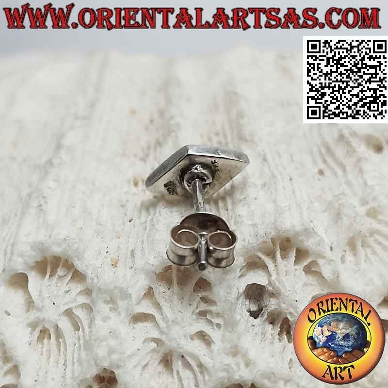 Mini boucle d'oreille en argent, losange lisse avec fil lapis lazuli ovale