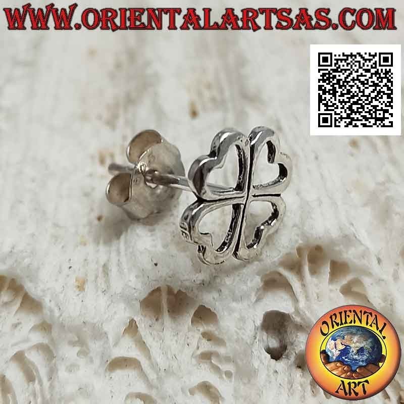 Mini boucle d'oreille en argent, le trèfle à quatre feuilles des coeurs