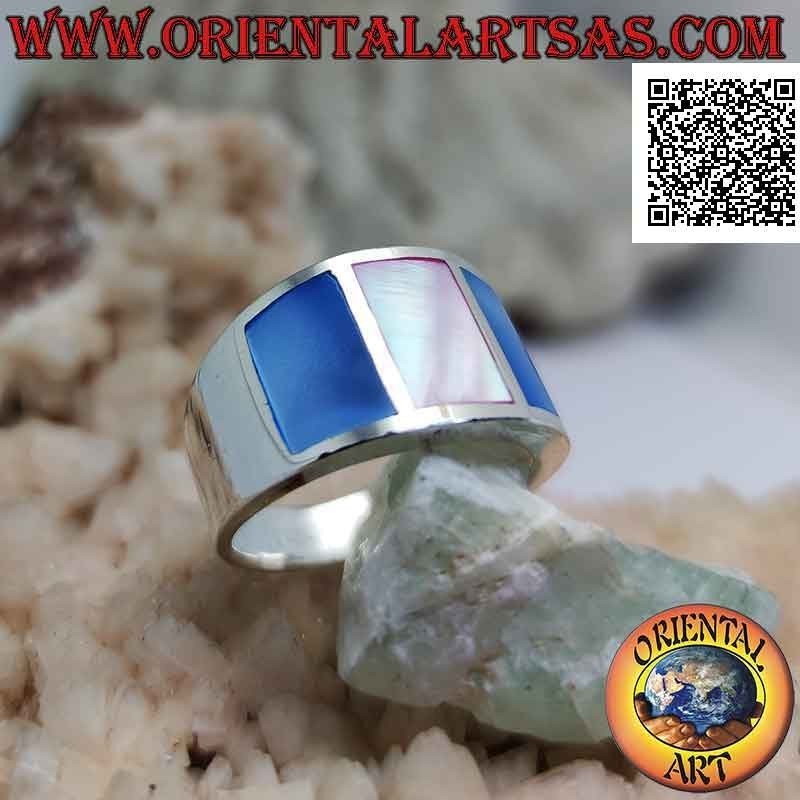 Anello in argento fascia liscia con tre madreperle multicolor incastonata a filo (5)