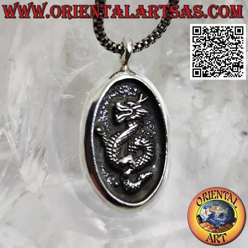 Pendentif en argent, médaille ovale avec dragon népalais en bas-relief