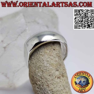 Smooth squared silver ring, flat on the sides and convex forward