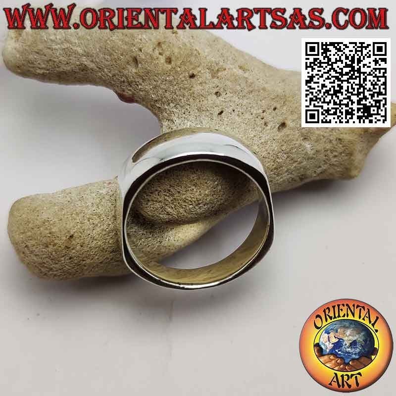 Smooth squared silver ring, flat on the sides and convex forward