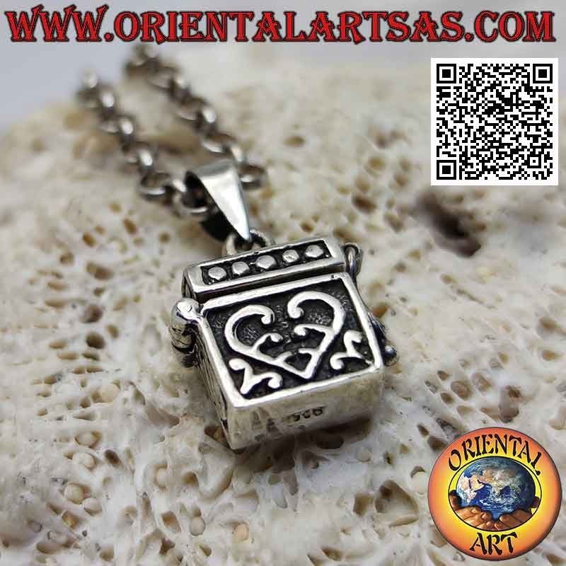 Pendentif boîte en argent en forme de sac à main avec décorations gravées