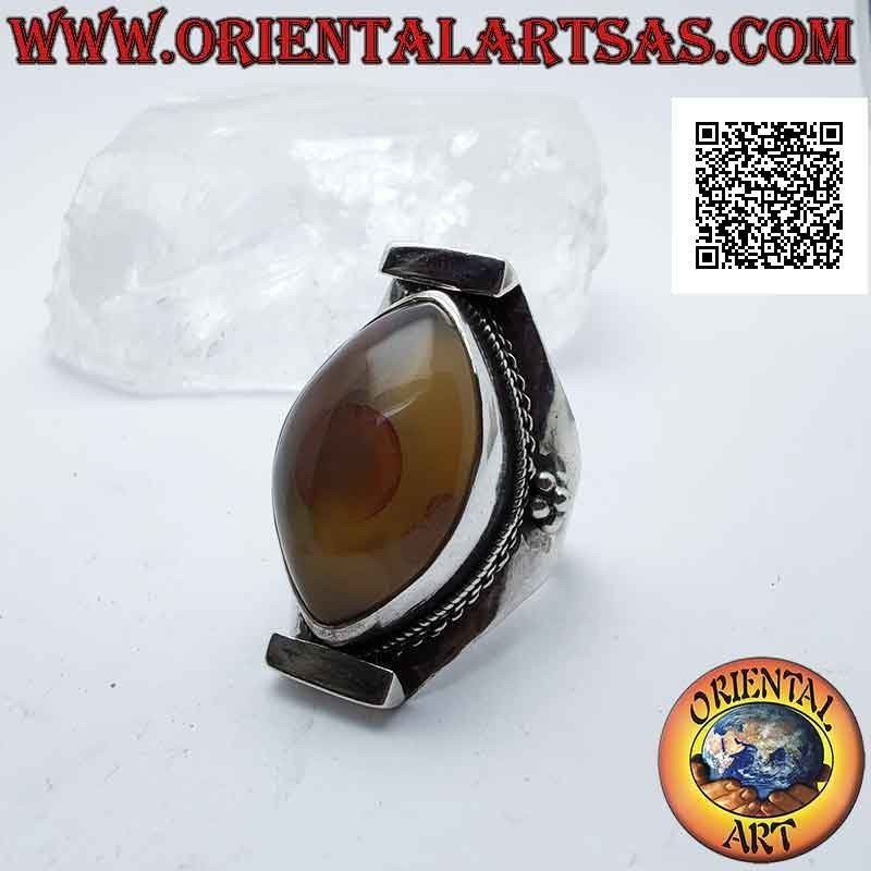 Anillo de plata con ágata ojo de Shiva ovalada de dos tonos en engaste nepalí (amarillo - naranja)