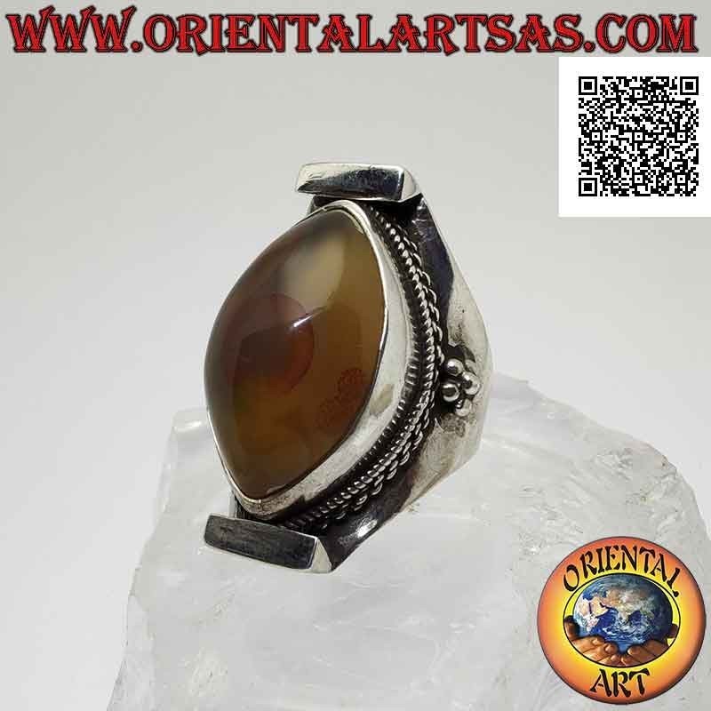 Bague en argent avec agate oeil de Shiva ovale bicolore sur monture népalaise (jaune - orange)