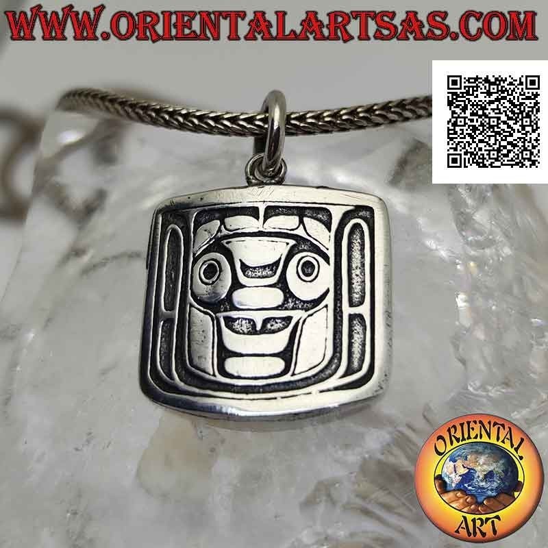 Silberne Anhängermedaille mit Wiracocha, große Inka-Gottheit im Flachrelief