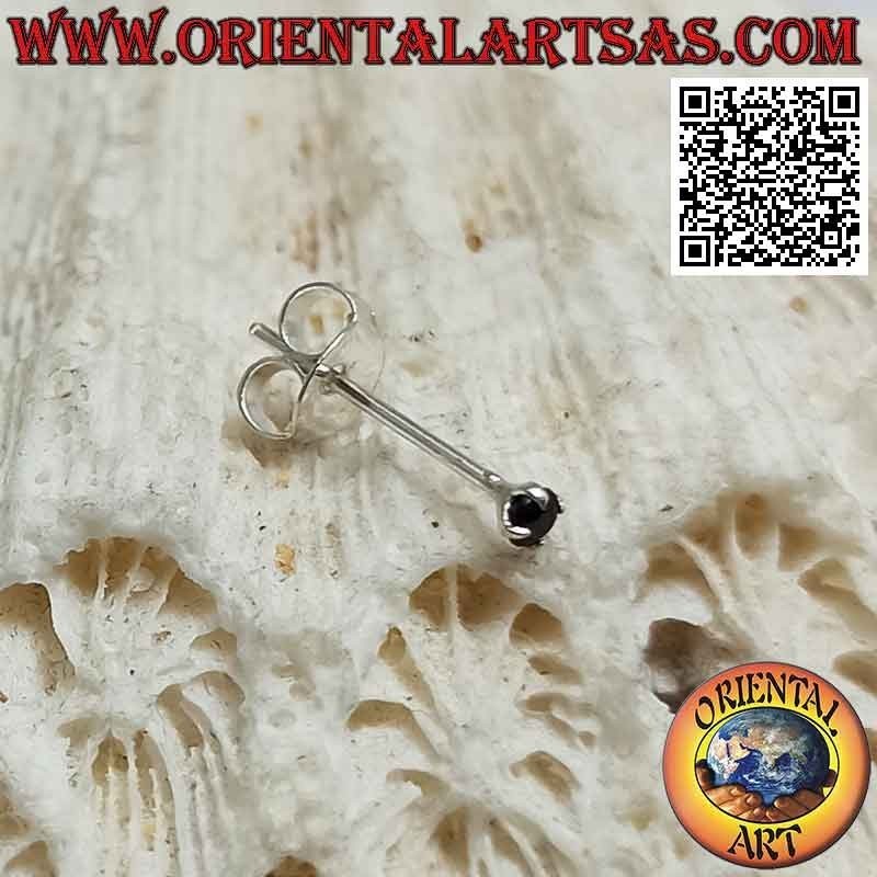 Mini orecchino in argento, zircone nero sfaccettato incastonato (tondo)