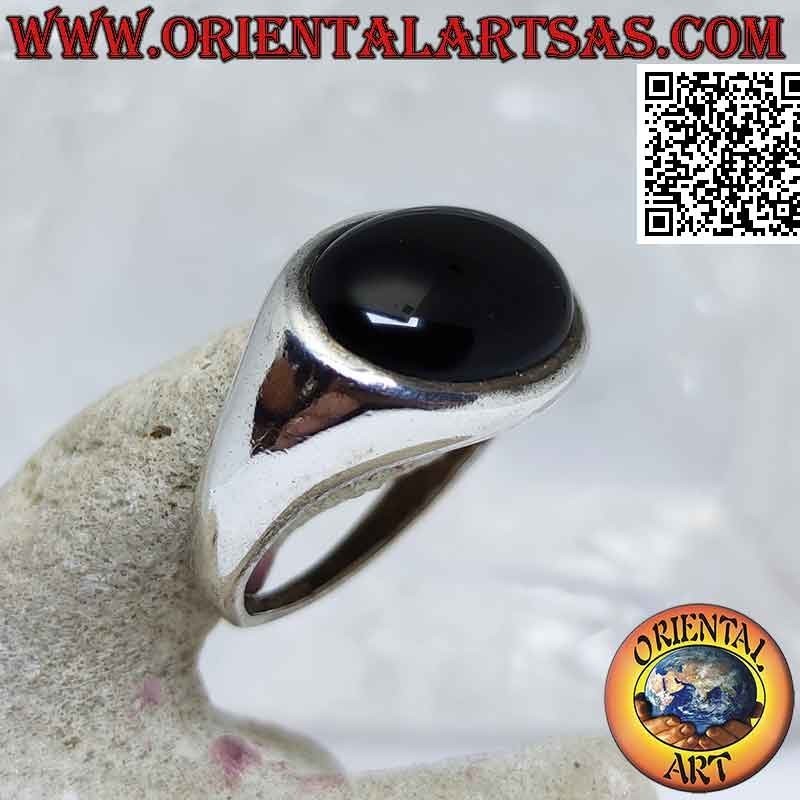 Anillo de plata lisa con ónix horizontal cabujón en relieve