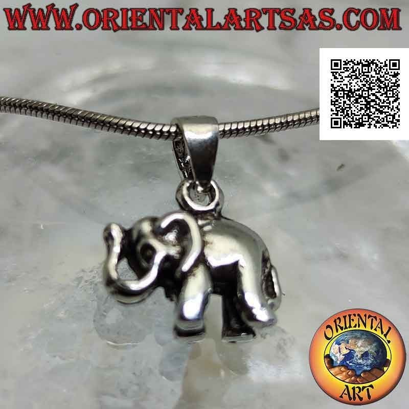 Colgante de plata, elefante tridimensional con trompa hacia arriba (pequeño)
