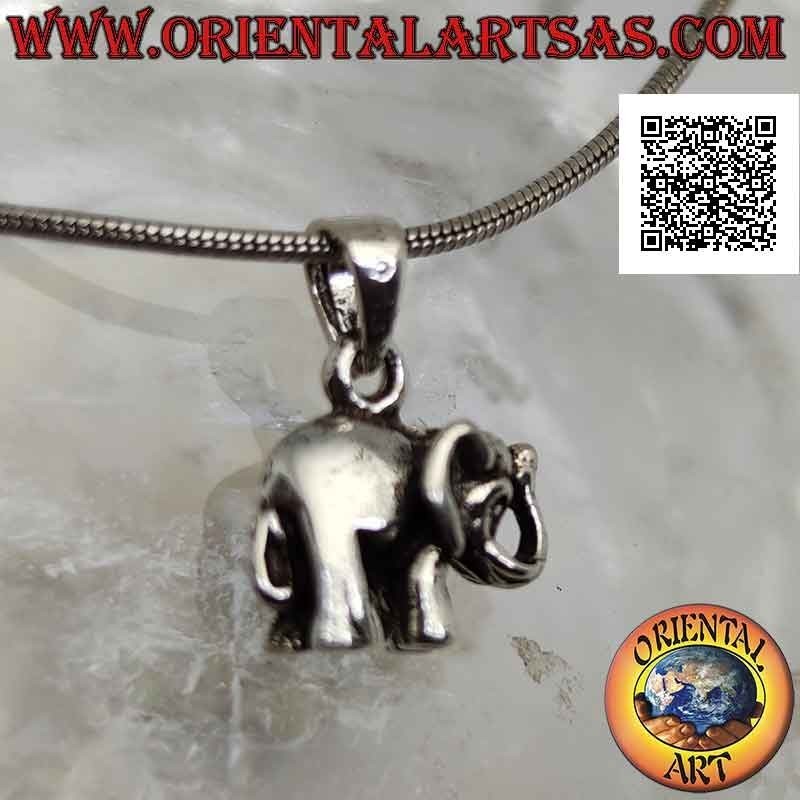 Colgante de plata, elefante tridimensional con trompa hacia arriba (pequeño)