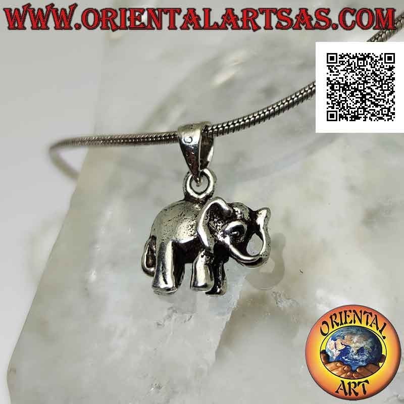 Colgante de plata, elefante tridimensional con trompa hacia arriba (pequeño)