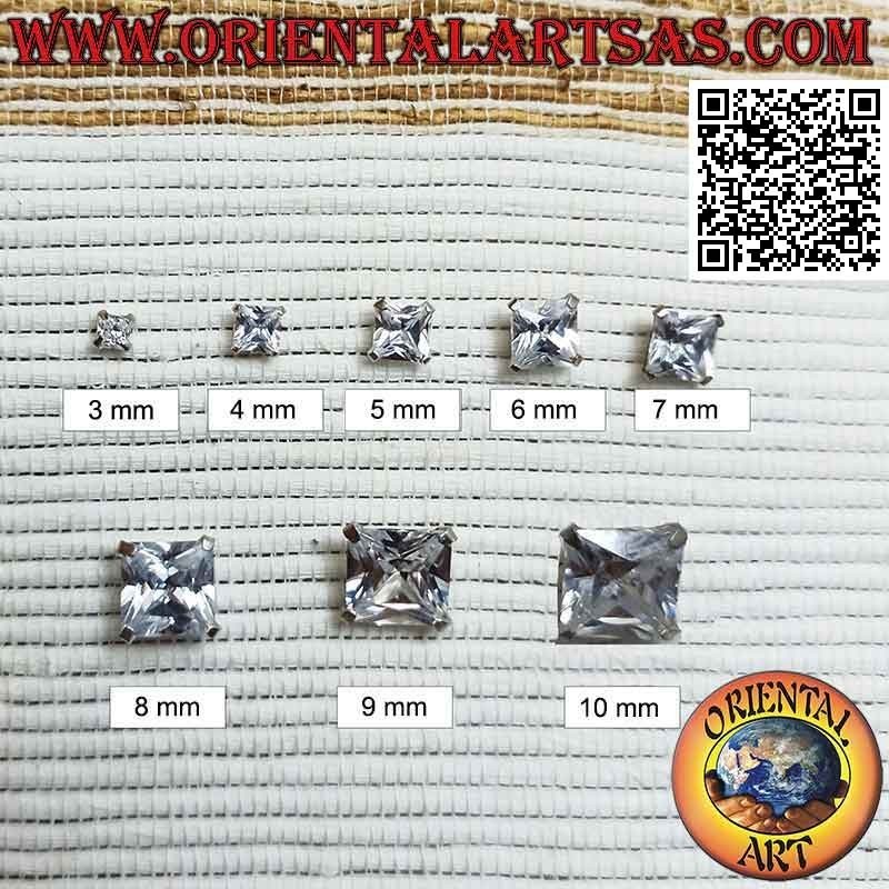 Mini orecchino in argento, punto luce zircone sfaccettato incastonato (quadrato)