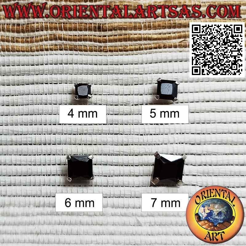 Mini boucle d'oreille en argent, serti zircon noir facetté (carré)