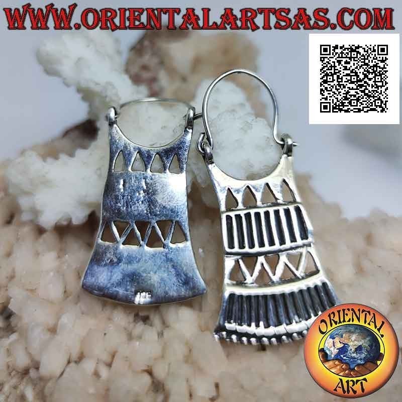 Pendientes de mano de plata con placa geométrica rectangular y triangular