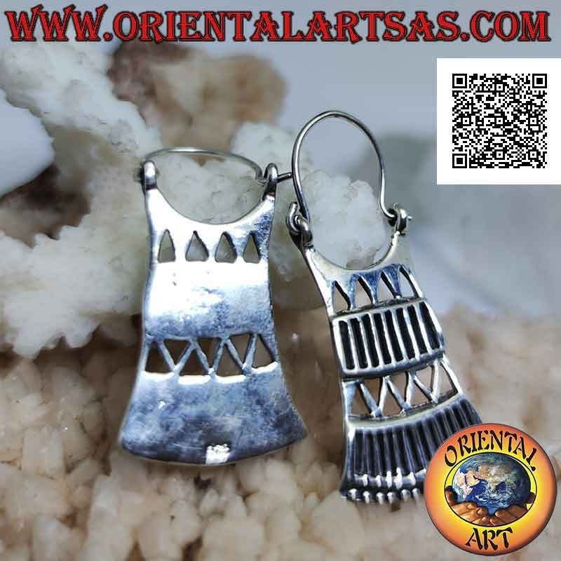 Pendientes de mano de plata con placa geométrica rectangular y triangular