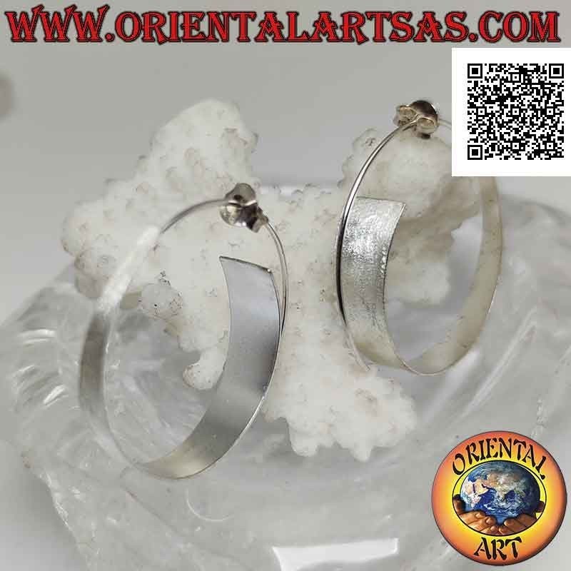 Boucles d'oreilles en argent plat et satin large cercle spirale avec fermoir papillon