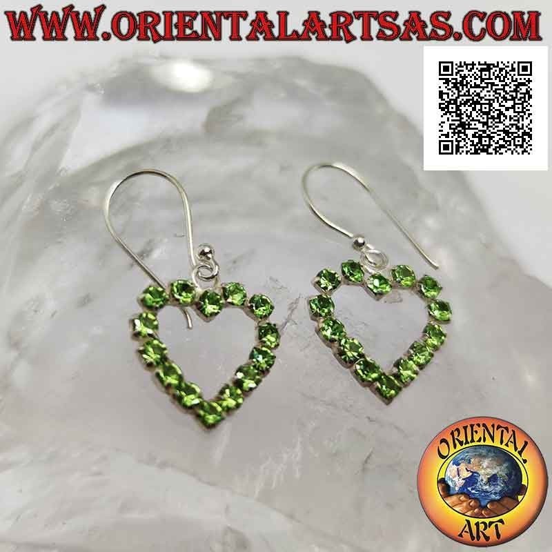 Orecchini in argento a monachella con contorno di cuore di zirconi verdi incastonati (piccolo)