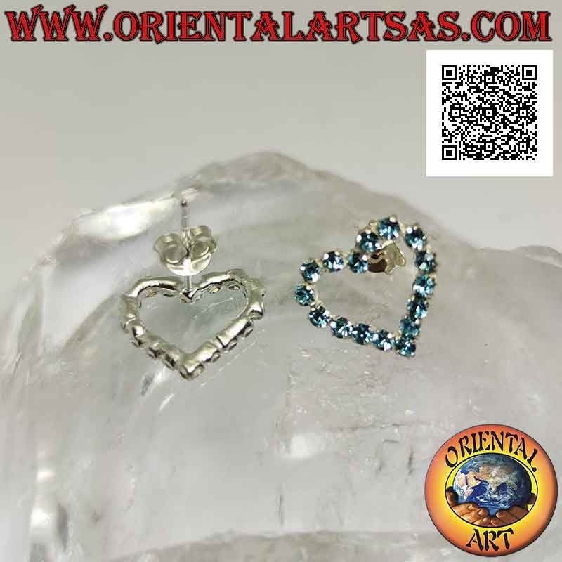 Conjunto de pendientes de plata con lóbulo con contorno de corazón de circonita cúbica azul claro (mediano)