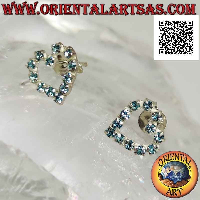 Orecchini in argento da lobo con contorno di cuore di zirconi celesti incastonati (piccolo)