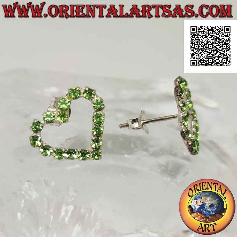 Boucles d'oreilles lobe en argent avec contour coeur serti d'oxydes de zirconium verts (moyen)