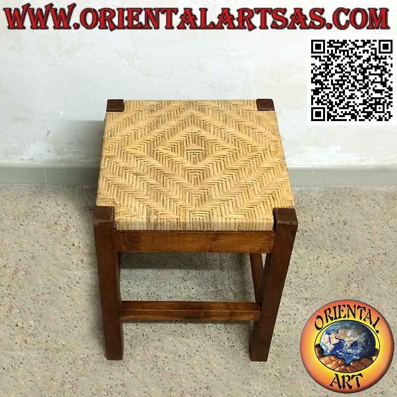 Taburete lineal cuadrado en madera de teca y asiento en bambú tejido