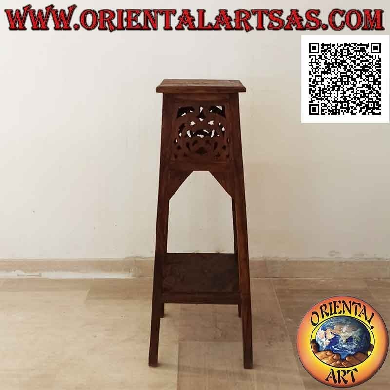 Hoher Hocker (Hilfsregal) mit quadratischer Platte und perforierter Dekoration aus Teakholz geschnitzt