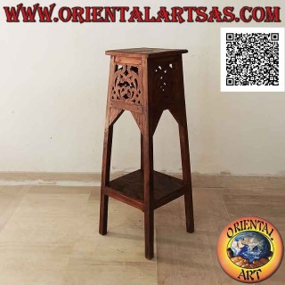 Hoher Hocker (Hilfsregal) mit quadratischer Platte und perforierter Dekoration aus Teakholz geschnitzt