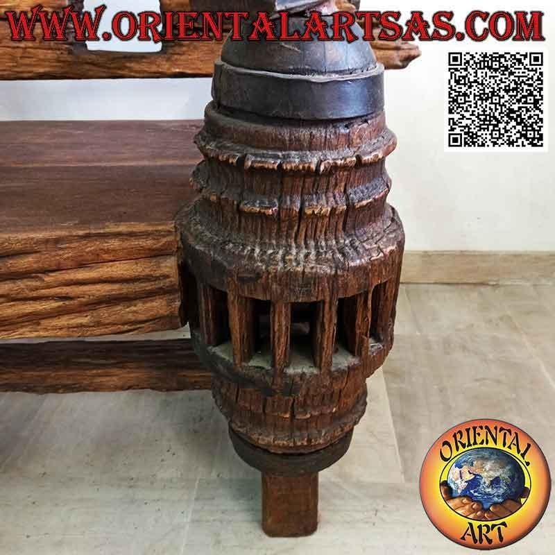 Panca massiccia a tre posti in legno di teak antico riciclato da mezzi agricoli (provenienza Birmania)