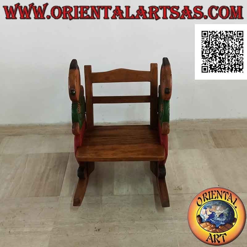 Banco mecedora para niños en madera Suar (maciza) con alumno (verde) pintado en los laterales