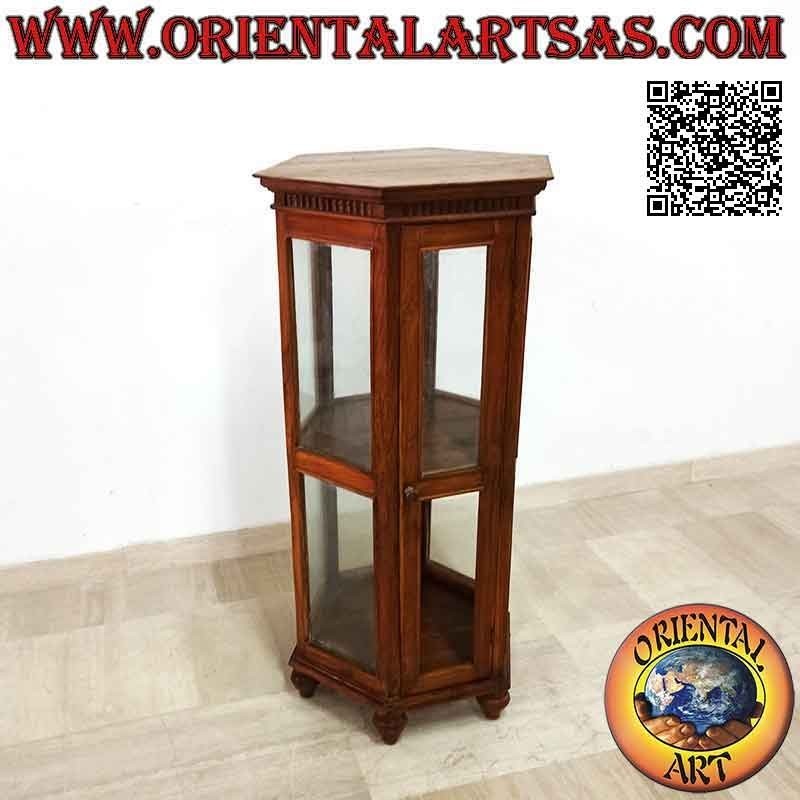 Vitrina hexagonal con decoración de dos baldas y columnas en madera de teca (natural)