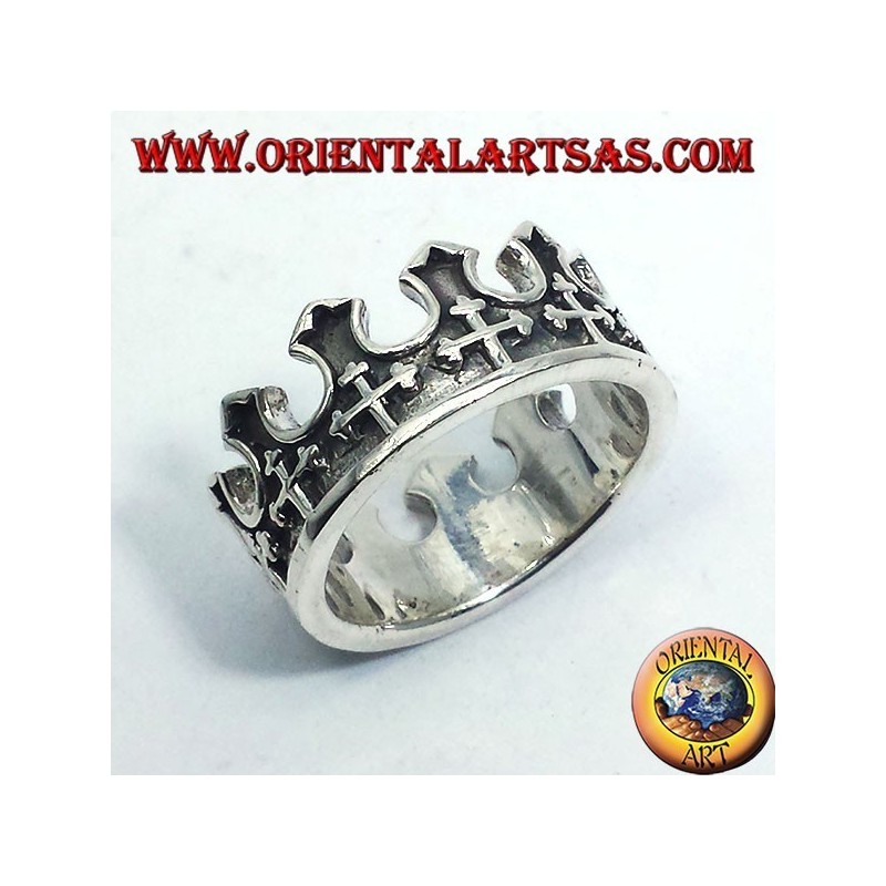 Silver ring of the King crown