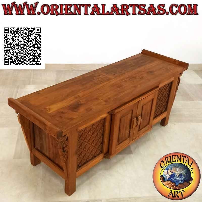 Buffet Java antiguo con pestillos y bisagras de madera y paneles con flores talladas en madera de teca