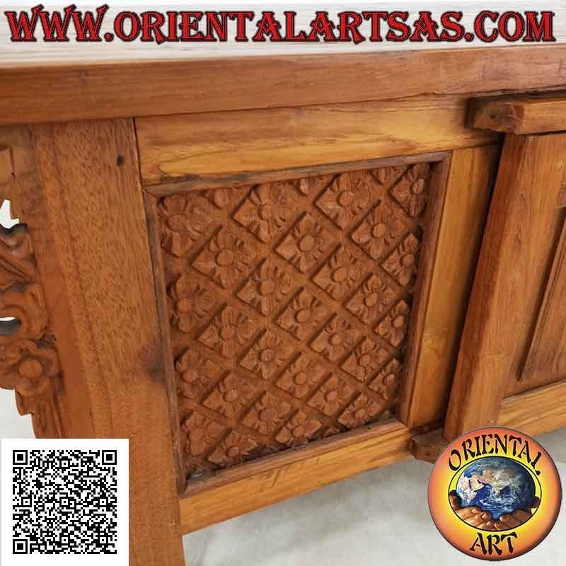 Buffet Java ancien avec loquets et charnières en bois et panneaux avec fleurs sculptées en bois de teck