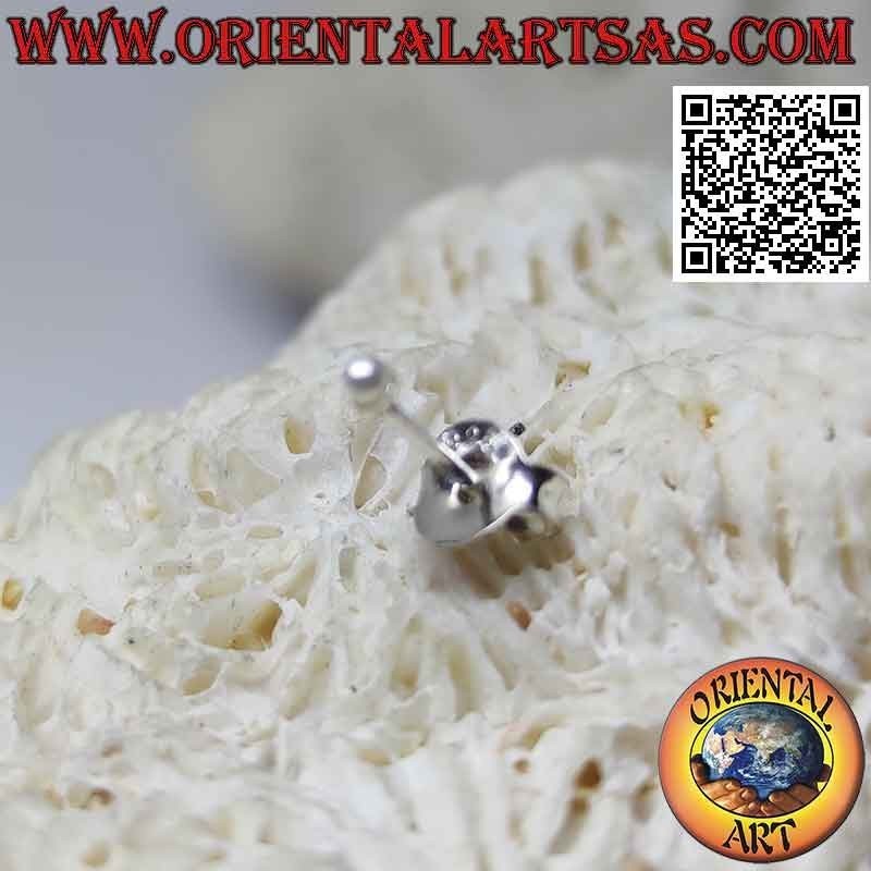 Mini orecchino in argento, la perla bianca