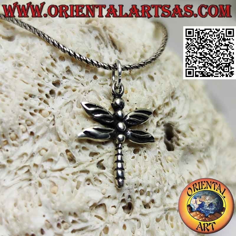Pendentif en argent en forme de libellule et gravé dans les détails