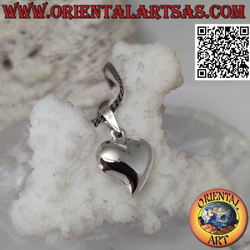 Colgante de plata, corazón liso tridimensional con punta alargada