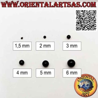 Mini pendiente en plata, la bola lisa esmaltada en negro