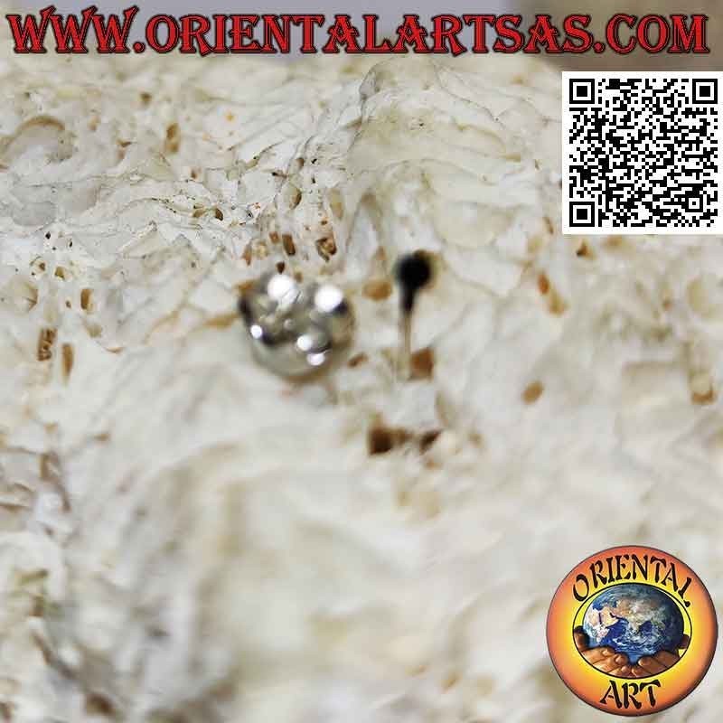 Mini orecchino in argento, la pallina liscia smaltata nera