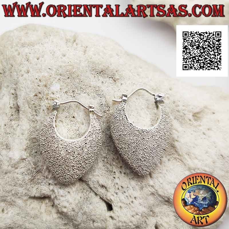 Pendientes de plata en forma de media luna con bolso de mano redondeado, hechos a mano con micro esferas