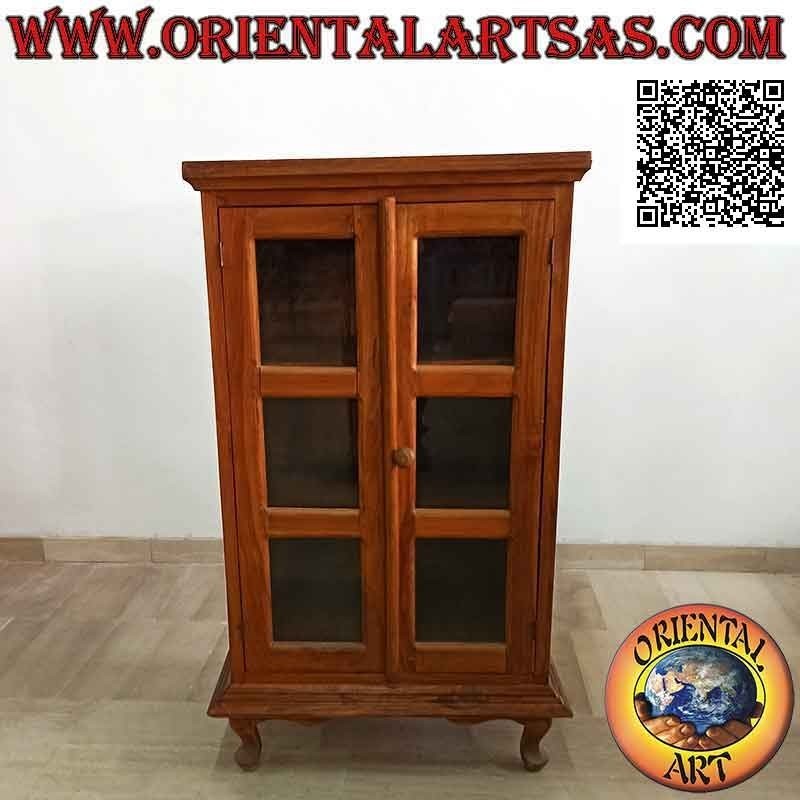 Vitrina rectangular con puerta doble y tres estantes profundos con pies curvos en madera de teca