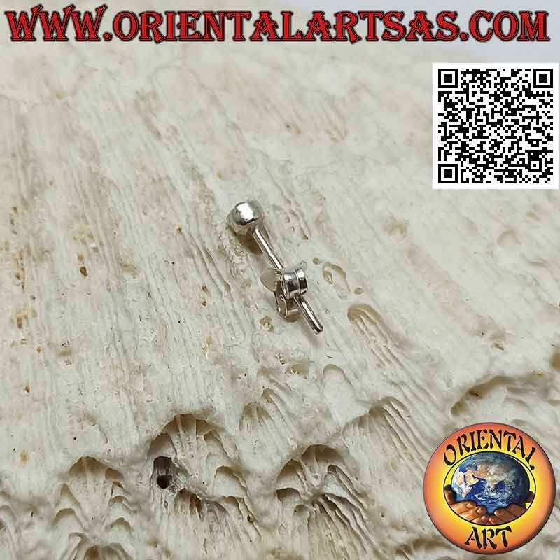 Pendiente mini en plata, granate natural facetado redondo