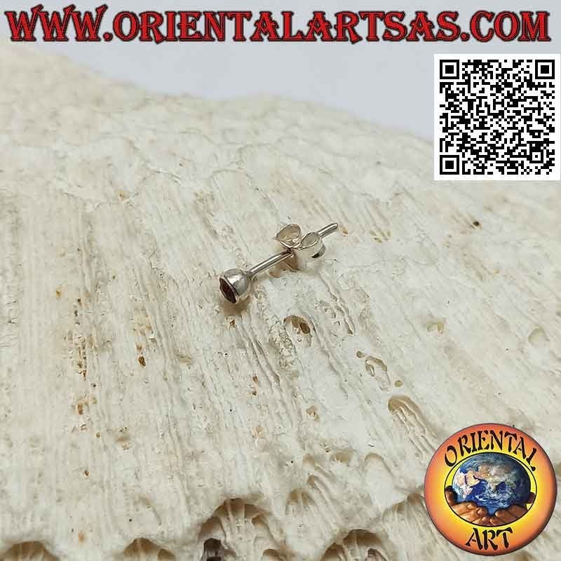 Mini boucle d'oreille en argent, grenat naturel rond facetté
